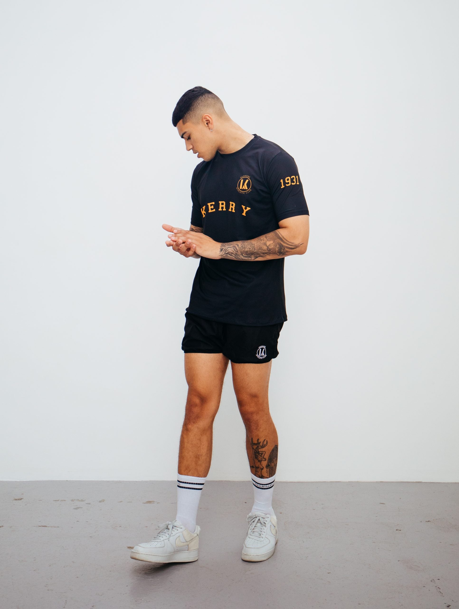 TRANSATLANTIC black short sleeved jersey