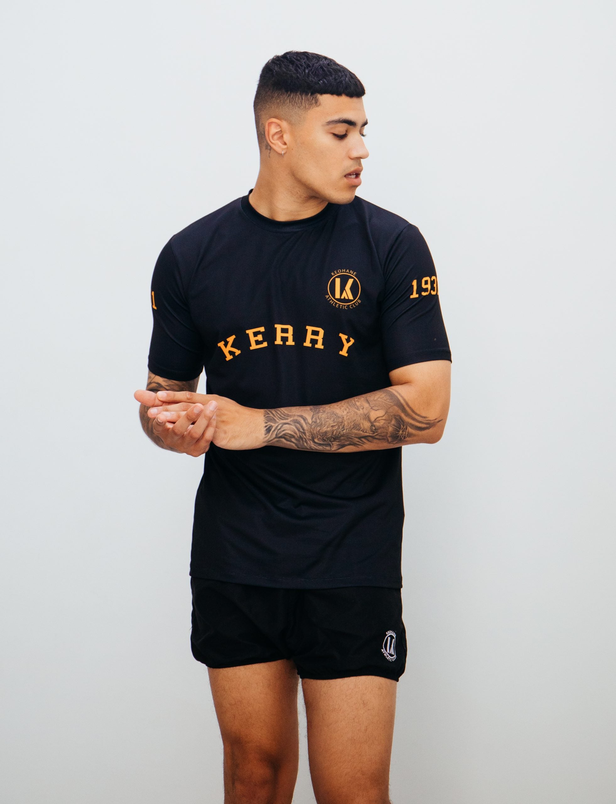 TRANSATLANTIC black short sleeved jersey